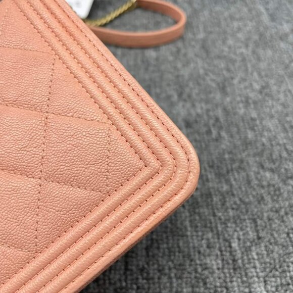 100% Authentic CHANEL Boy Leather Shoulder Bag - Picture 5 of 15